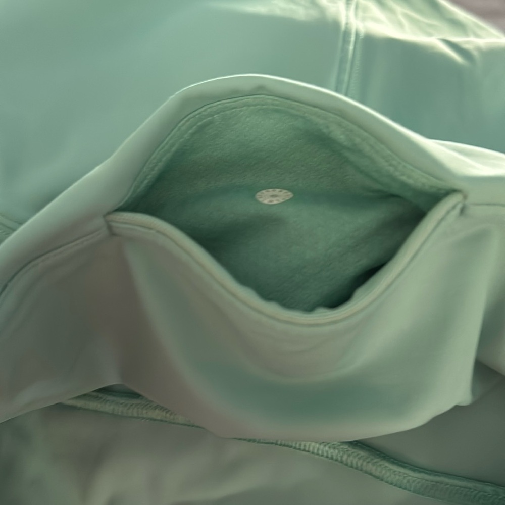 Lululemon On Pace Shorts - Picture 8 of 12